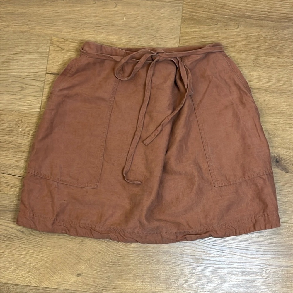 Wilfred | Linen blend terracotta mini skirt Women’s size 6 Tie waist Aritzia